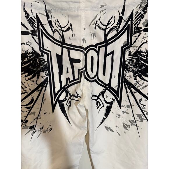 Boys TAPOUT Fight Shorts Size 16 MMA Grappling White Logo Y2K Gym Streetwear - Picture 4 of 7